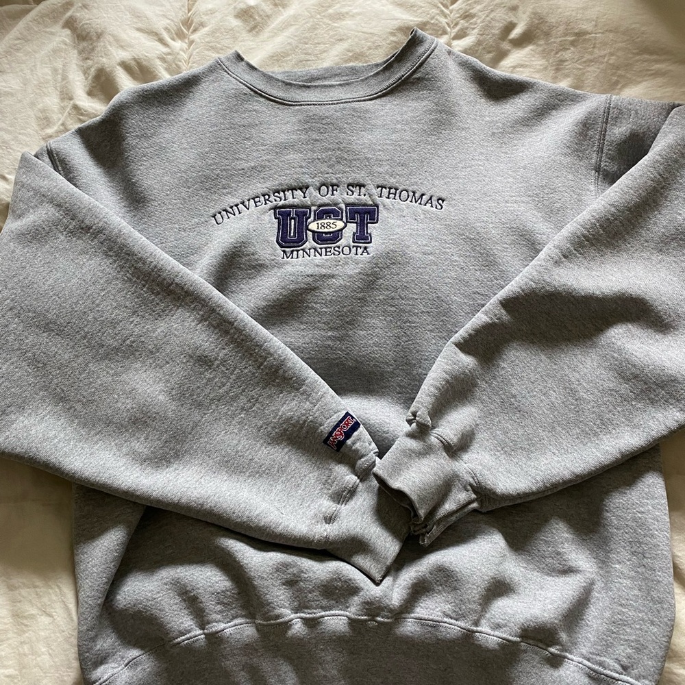 Vintage U of St. Thomas crew.